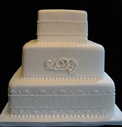 white lace wedding cakes